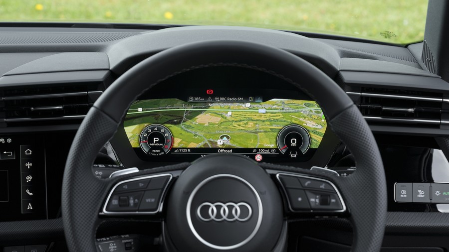 Фото: Цифровой дисплей с картой в Audi A3 Sportback