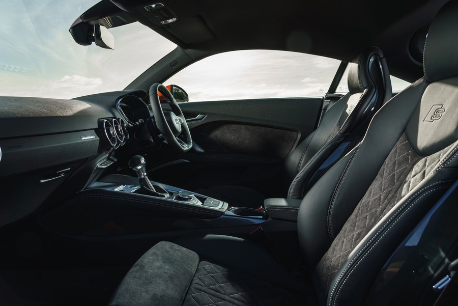 Фото: audi тт салон