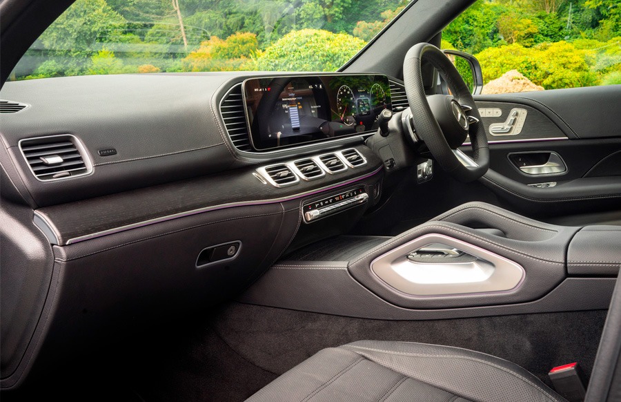 Фото: в салоне mercedes benz gle